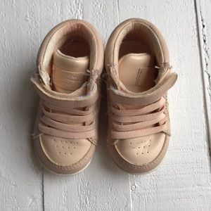 Zara baby boots size 19